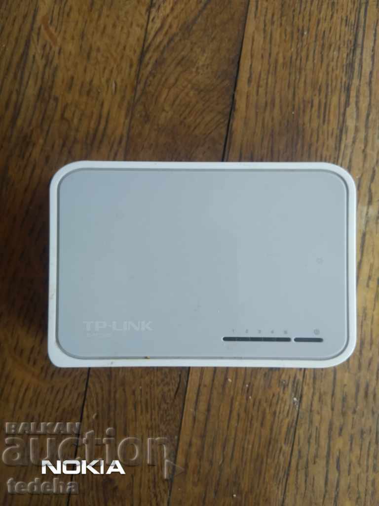 ROUTER DE DISTRIBUITOR TP-LINK EXCELENT cu preț 5.00 BGN | € 2.56