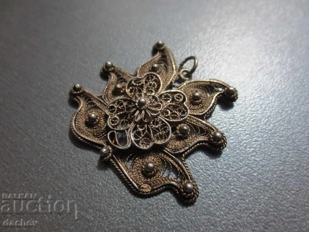 Beautiful silver Renaissance pendant filigree flower - 5