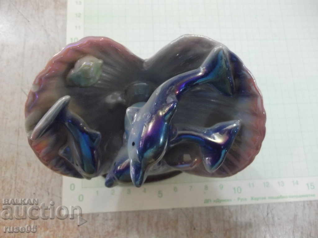 Figure of three porcelain dolphins - 5 Figure of three porcelain dolphins - 5