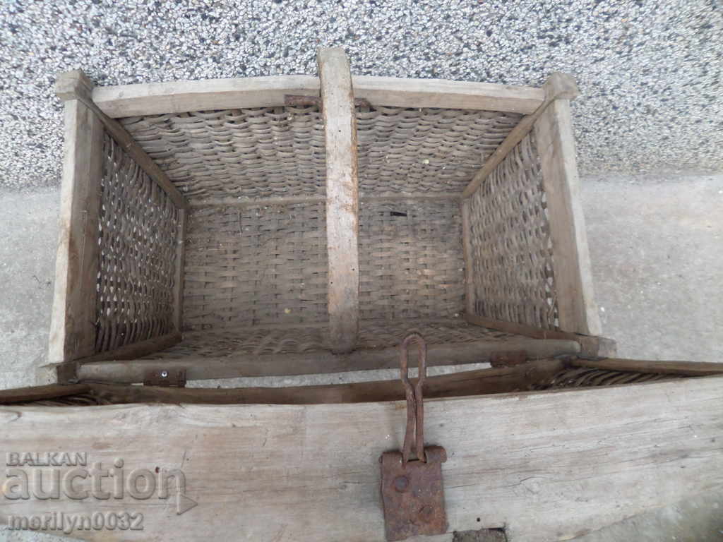 An old basket, a wicker vessel, a wooden paneer basket - 5