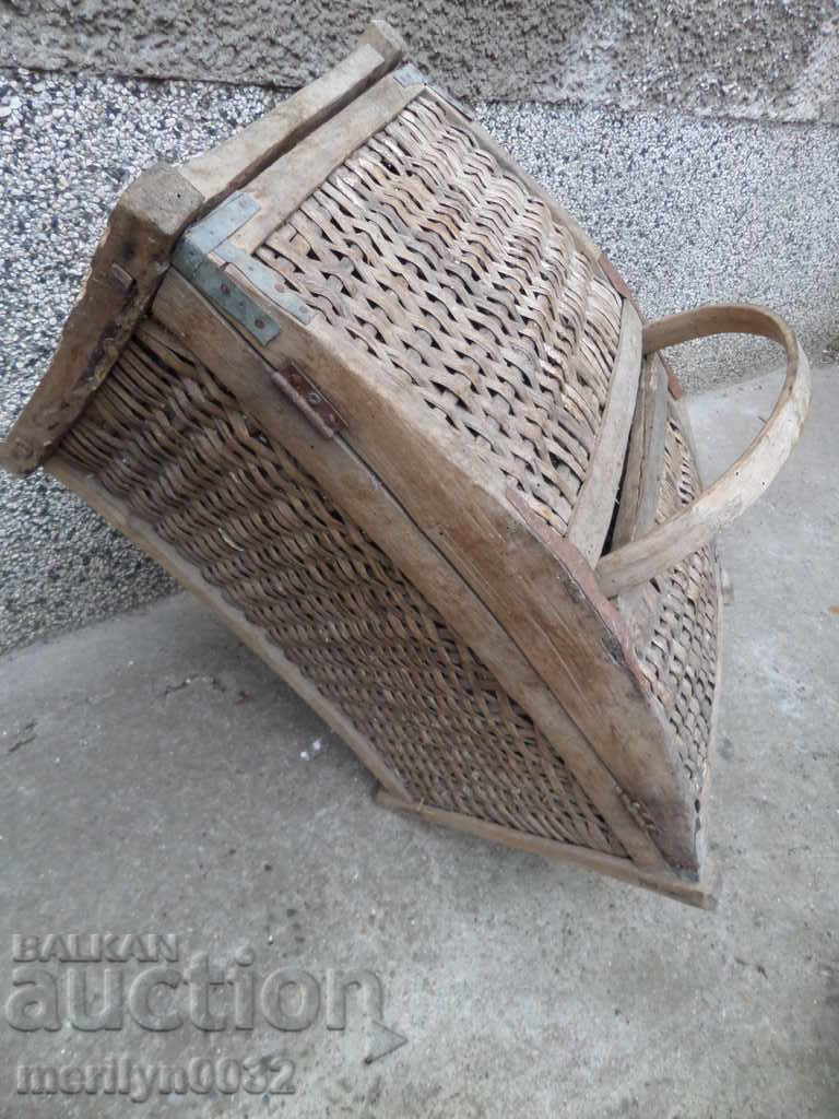 An old basket, a wicker vessel, a wooden paneer basket - 7