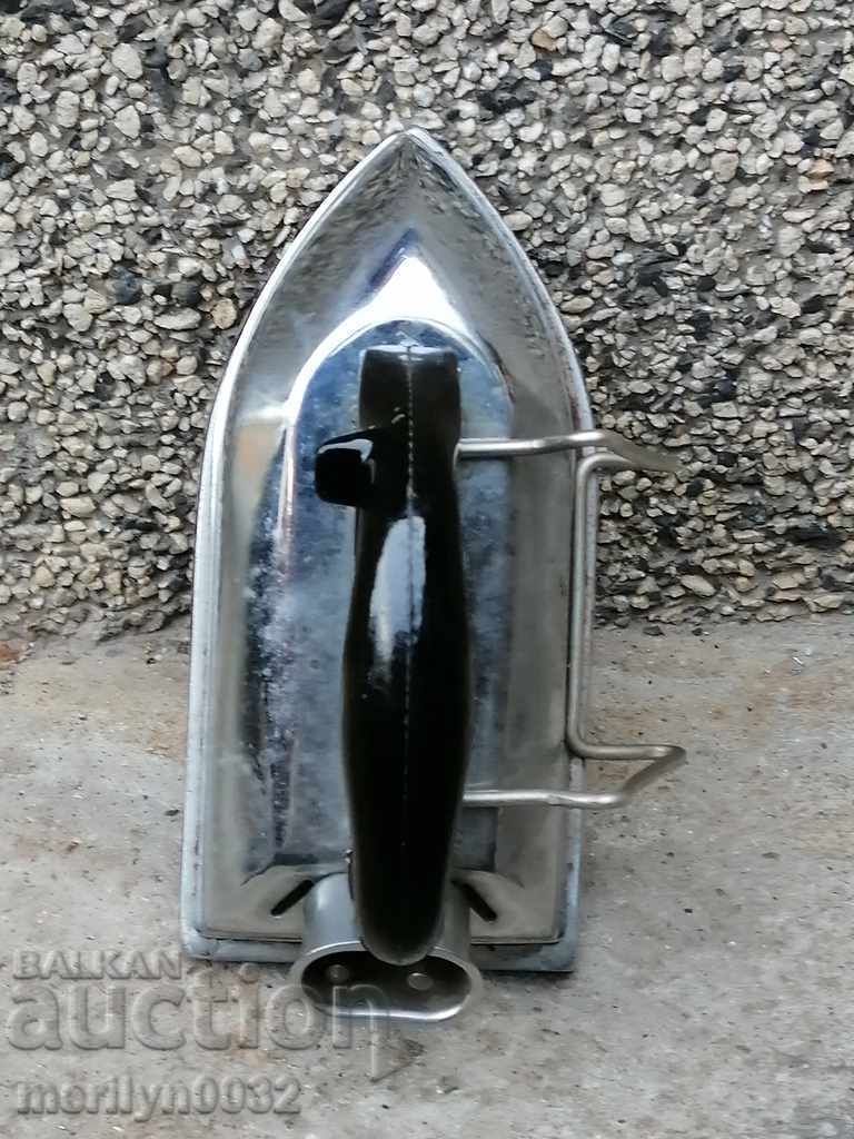 Old social electric iron - PRC - 6 Old social electric iron - PRC - 6