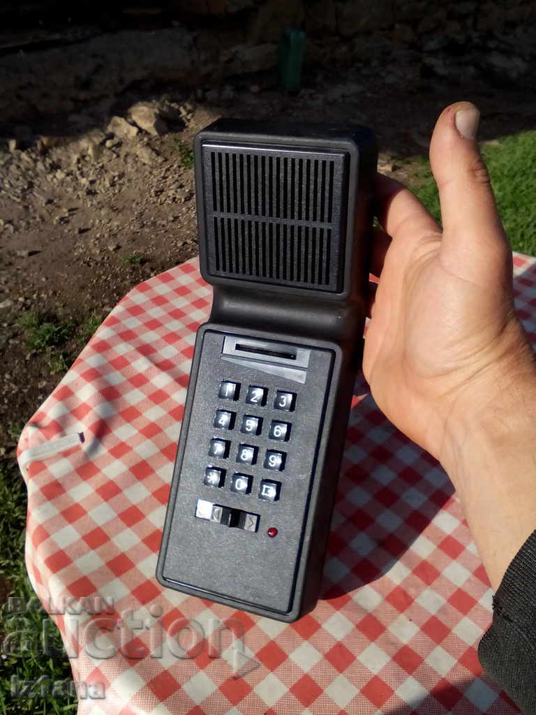 παλιό τηλέφωνο με τιμή 30.00 BGN | € 15.34 παλιό τηλέφωνο με τιμή 30.00 BGN | € 15.34