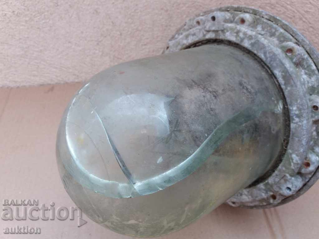 Auction OLD LARGE ALUMINUM INDUSTRIAL LAMP - SEALED CLOSURE Auction OLD LARGE ALUMINUM INDUSTRIAL LAMP - SEALED CLOSURE