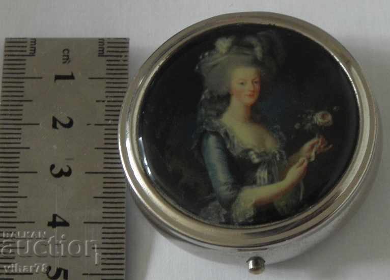 Auction LITTLE OLD BOX Auction LITTLE OLD BOX