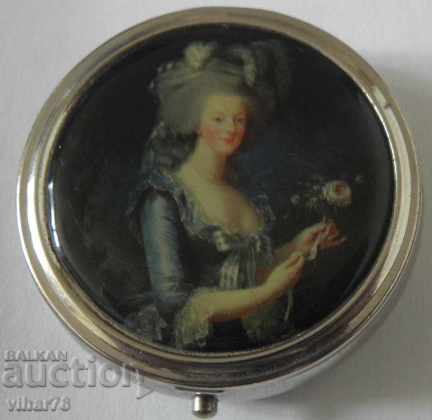 Delivery of LITTLE OLD BOX Delivery of LITTLE OLD BOX