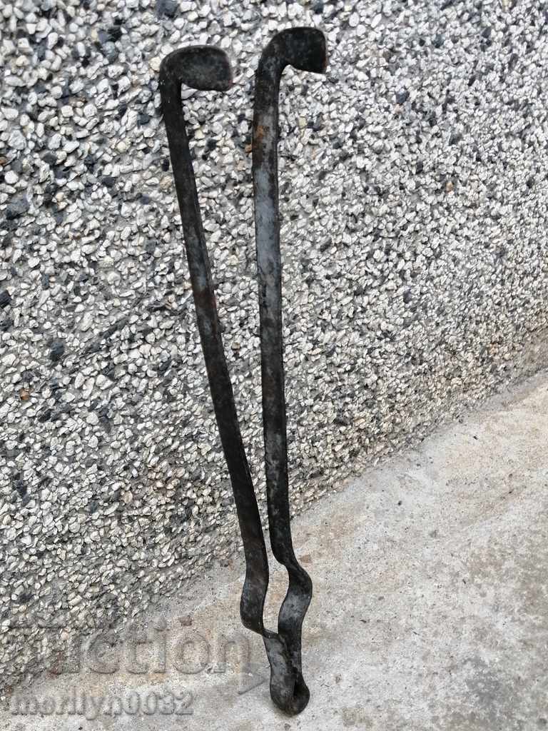 Old dilaf, tongs, wrought iron for oven with price 34.00 BGN | € 17.38 Old dilaf, tongs, wrought iron for oven with price 34.00 BGN | € 17.38