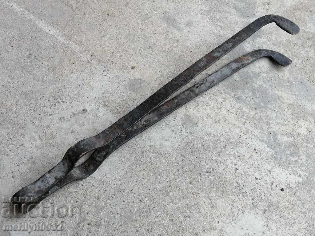 Auction Old dilaf, tongs, wrought iron for oven Auction Old dilaf, tongs, wrought iron for oven