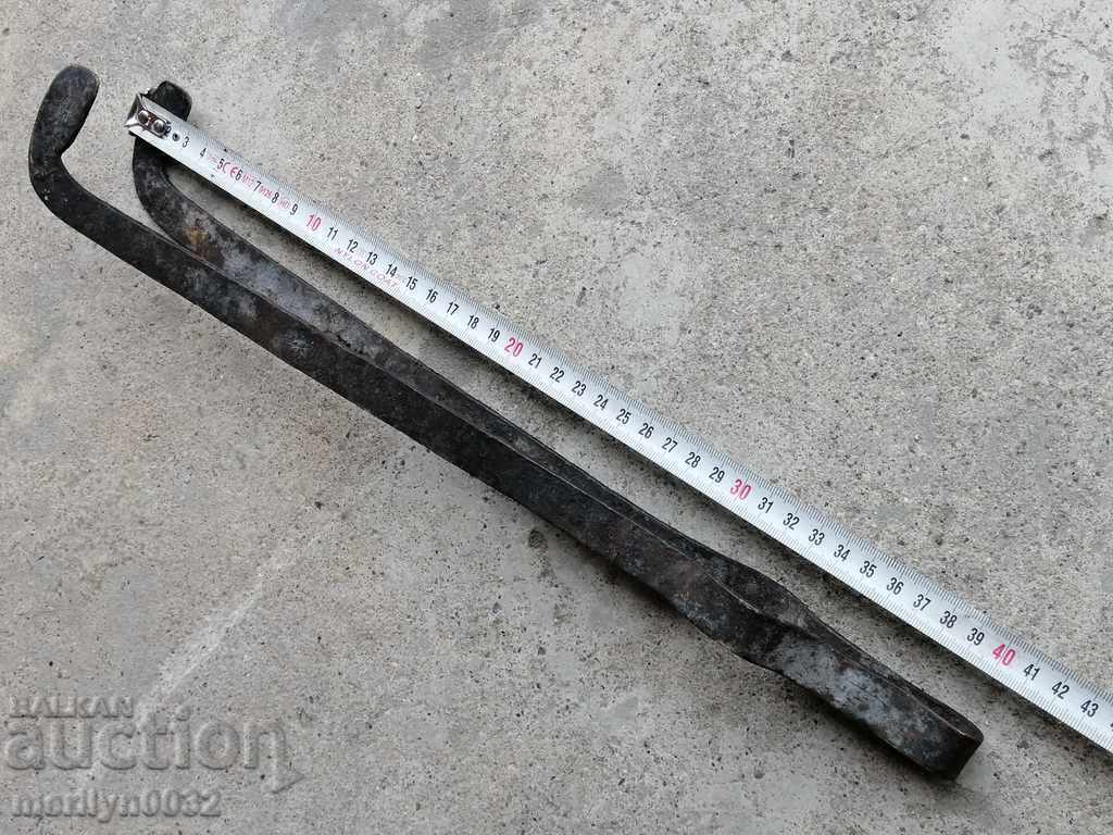 Delivery of Old dilaf, tongs, wrought iron for oven Delivery of Old dilaf, tongs, wrought iron for oven