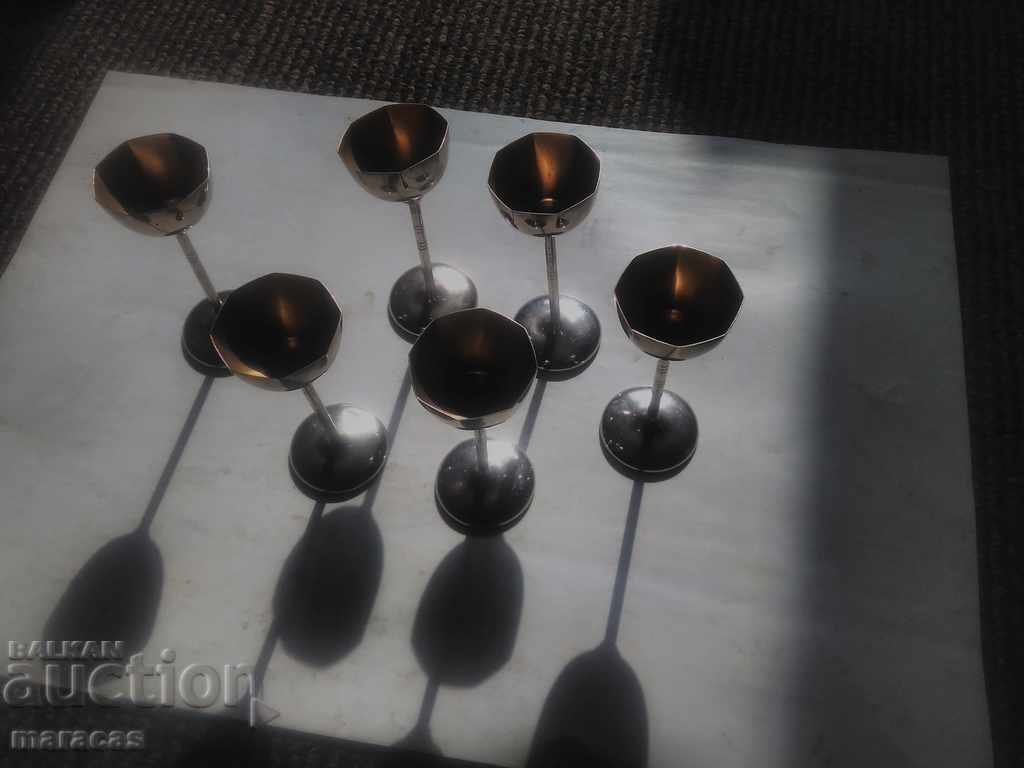 Παλιά μεταλλικά ποτήρια ποτών με τιμή € 11.25 | 22.00 BGN