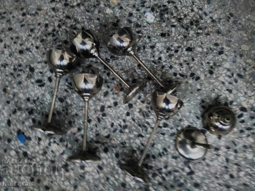 Аукцион Стари метални чашки за ликьор Аукцион Стари метални чашки за ликьор