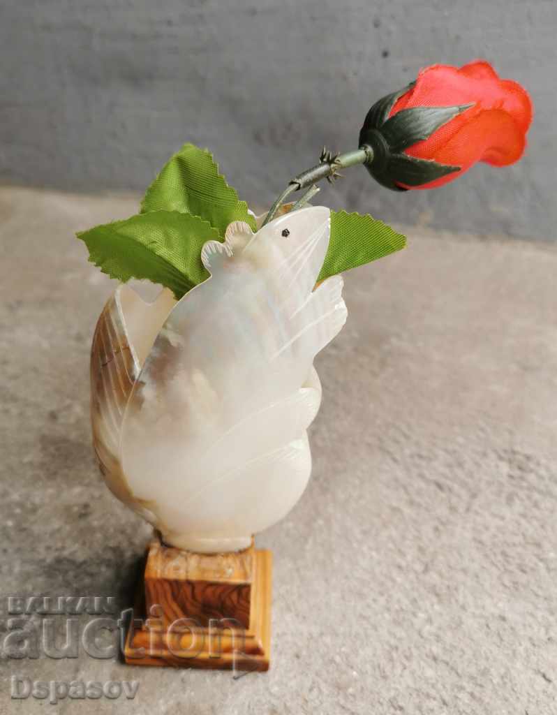 Decorative vase from Mother of Pearl