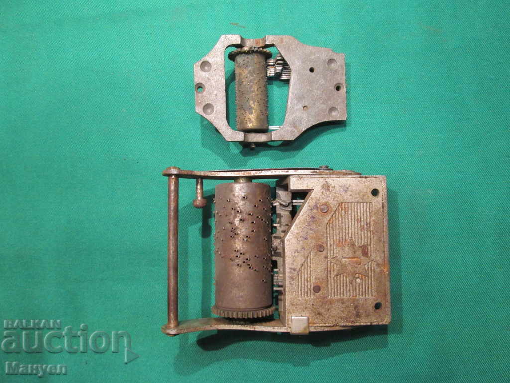 I am selling 2 lanterns for table clocks. RRRRRRRRRRRRR with price 30.00 BGN | € 15.34 I am selling 2 lanterns for table clocks. RRRRRRRRRRRRR with price 30.00 BGN | € 15.34