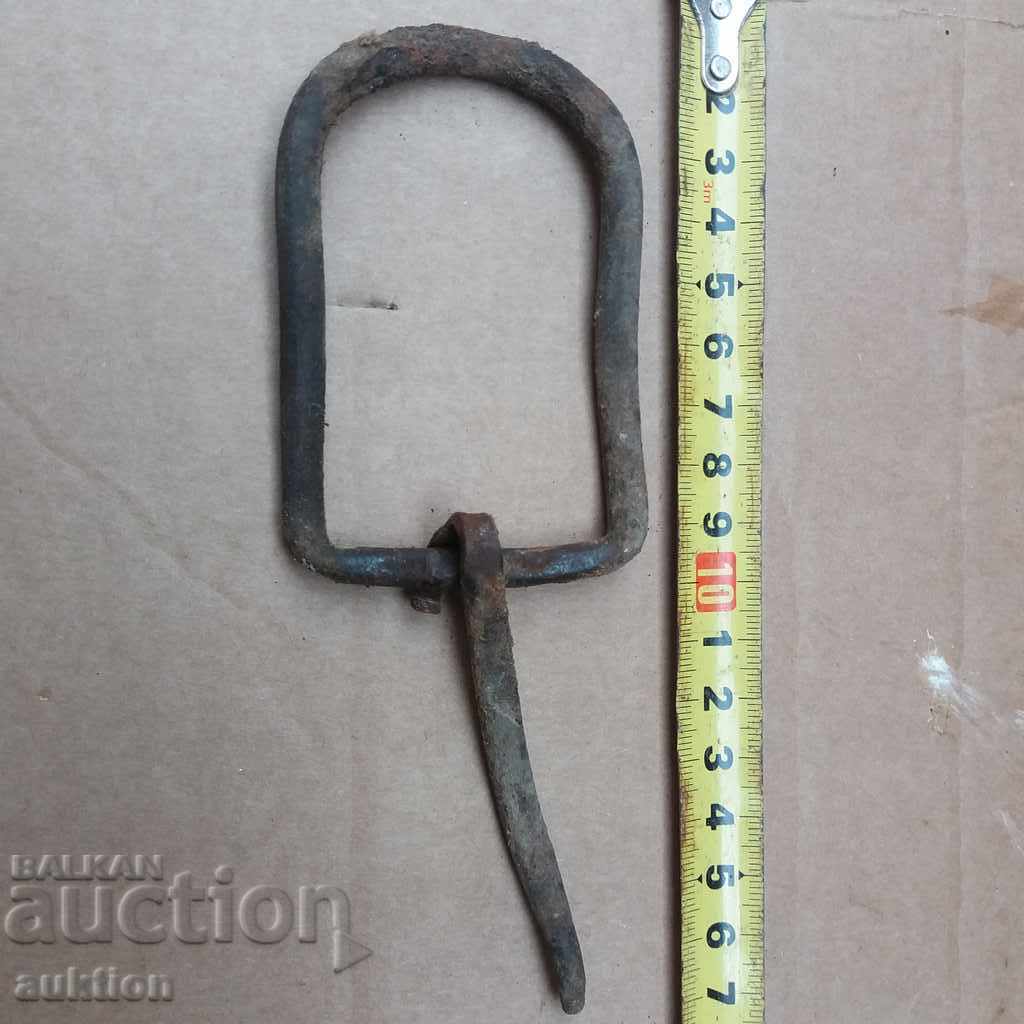 Delivery of MASSIVE FORGED BUCKLE FROM HORSE TACK