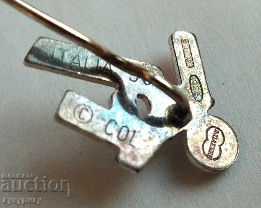 Auction Official Badge Silver Badge World Cup 1990 Auction Official Badge Silver Badge World Cup 1990