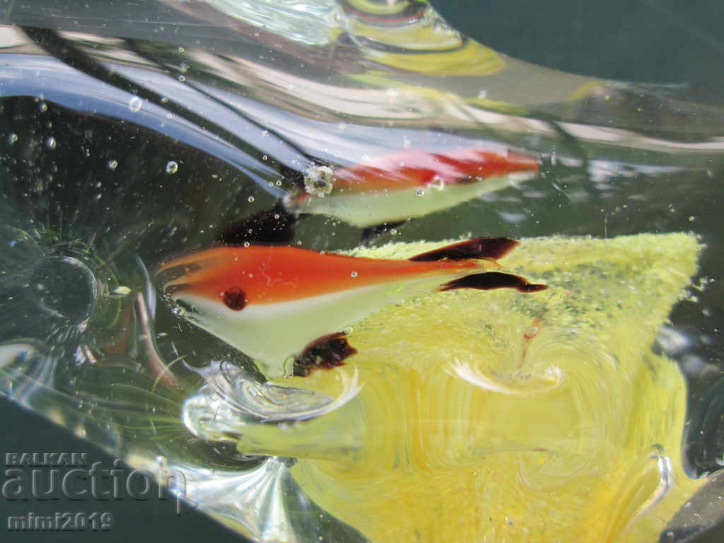 Auction  Crystal dolphin figure