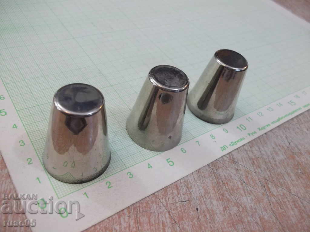 Auction Lot of 3 pcs. small metal cups Auction Lot of 3 pcs. small metal cups