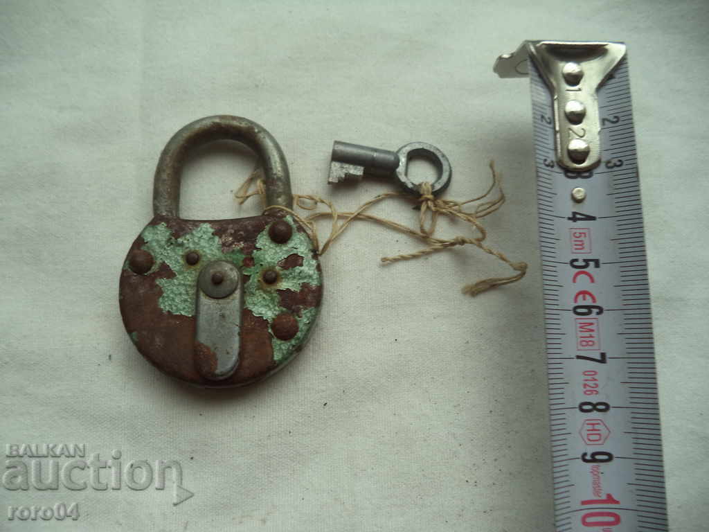 OLD LOCK WITH KEY - ACTIVE - 6 OLD LOCK WITH KEY - ACTIVE - 6