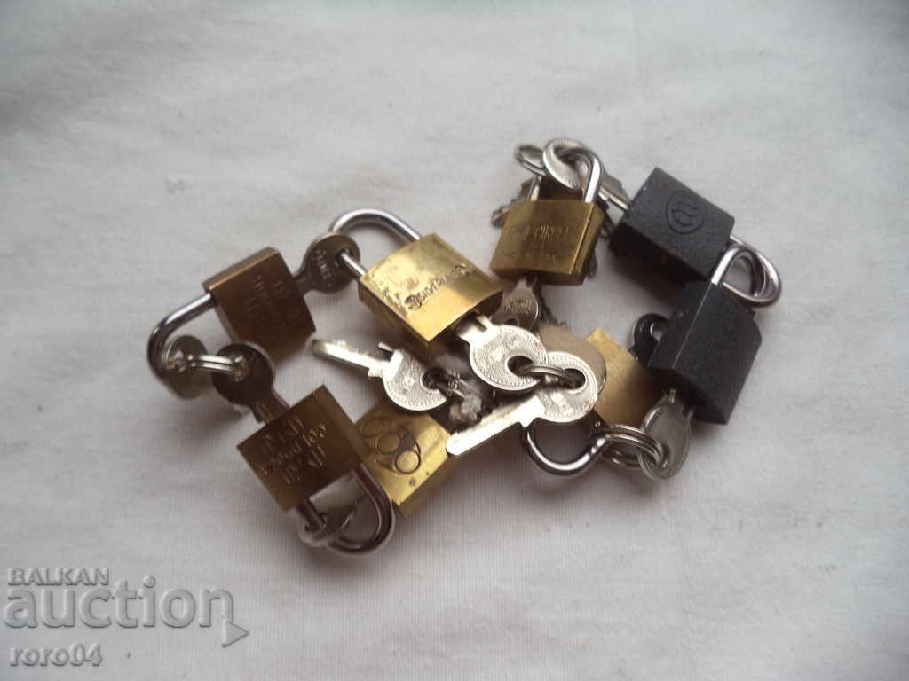 OLD LOCKS WITH KEYS - WORKING with price 17.99 BGN | € 9.20 OLD LOCKS WITH KEYS - WORKING with price 17.99 BGN | € 9.20