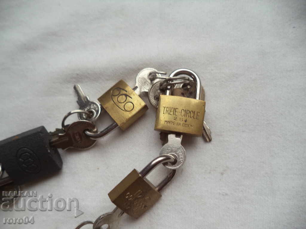 Delivery of OLD LOCKS WITH KEYS - WORKING Delivery of OLD LOCKS WITH KEYS - WORKING