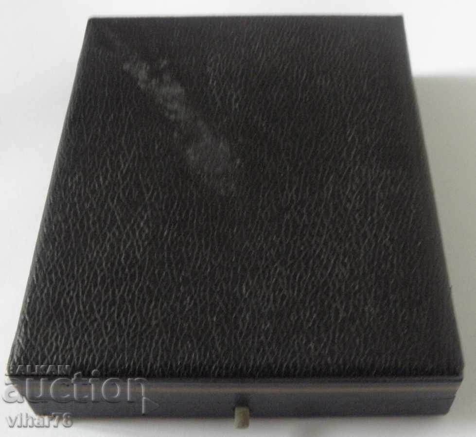 RUHLA-RUHLA WATCH BOX with price 34.99 BGN | € 17.89