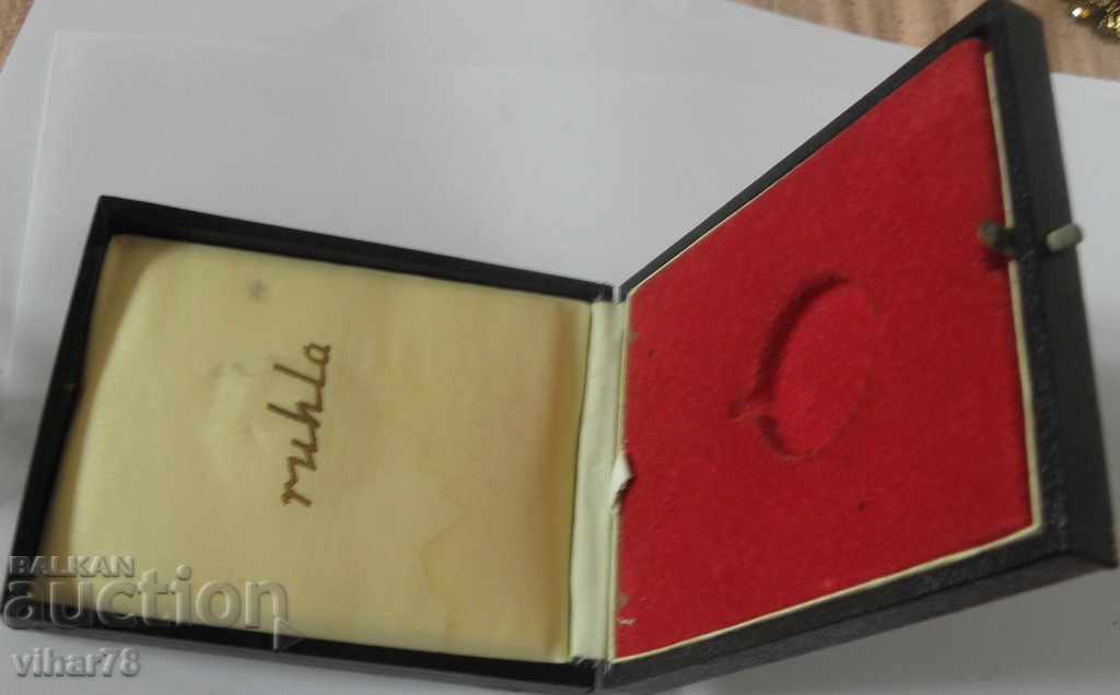 Auction  RUHLA-RUHLA WATCH BOX