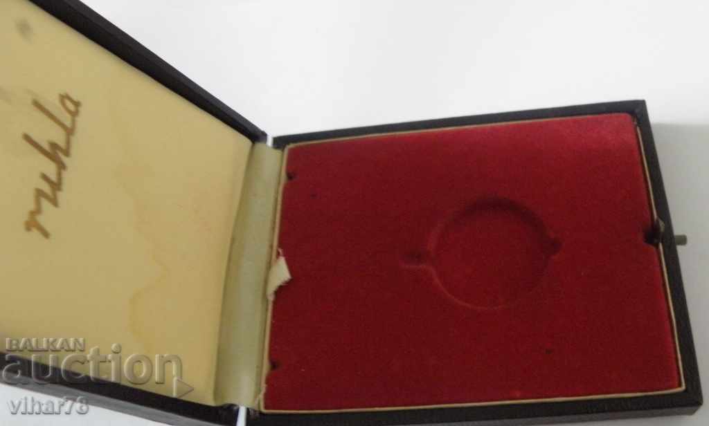 Delivery of RUHLA-RUHLA WATCH BOX