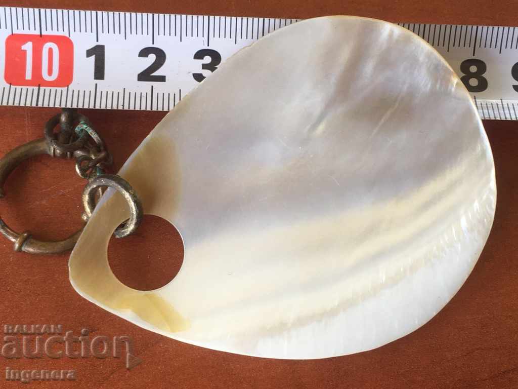 Delivery of PENDANT EARRINGS SEDEF BRASS LARGE THICK KEYHOLDER