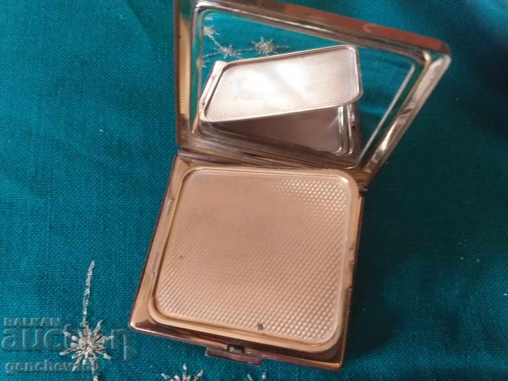 Auction Old powder case with mirror Auction Old powder case with mirror