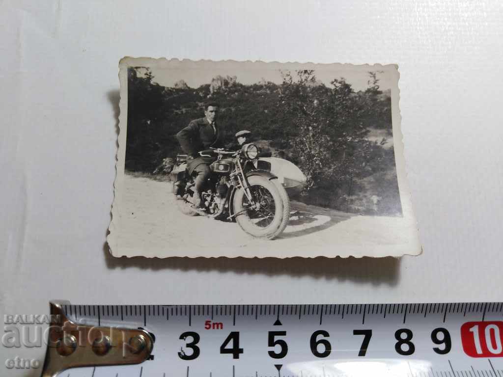 FOTO-MOTOR ROYAL, BSA, TRIUMF, INDIAN, ARIEL cu preț 20.00 BGN | € 10.23 FOTO-MOTOR ROYAL, BSA, TRIUMF, INDIAN, ARIEL cu preț 20.00 BGN | € 10.23