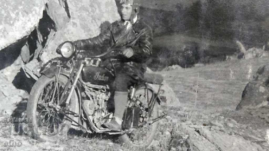 Licitație FOTO-MOTOR ROYAL, BSA, TRIUMF, INDIAN, ARIEL Licitație FOTO-MOTOR ROYAL, BSA, TRIUMF, INDIAN, ARIEL