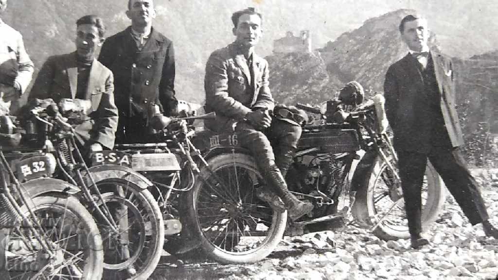 Delivery of ROYAL PHOTO-MOTOR, BSA, TRIUMPH, INDIAN, ARIEL Delivery of ROYAL PHOTO-MOTOR, BSA, TRIUMPH, INDIAN, ARIEL