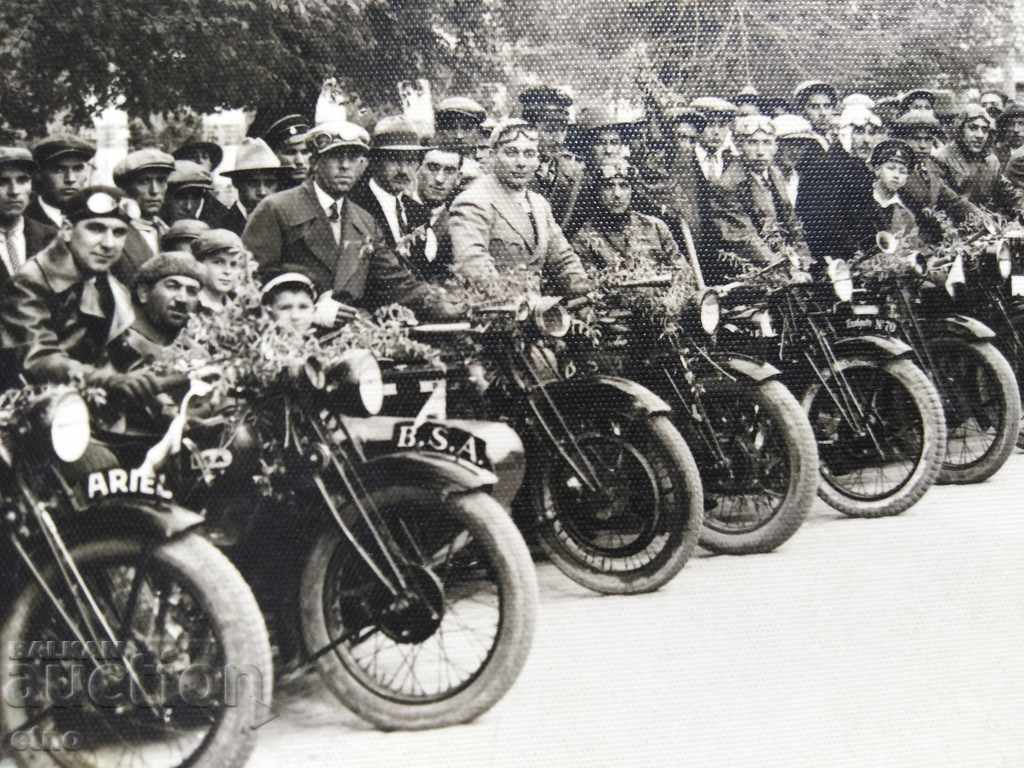 ROYAL PHOTO-MOTOR, BSA, TRIUMPH, INDIAN, Ariel, Plovdiv with price 80.00 BGN | € 40.90 ROYAL PHOTO-MOTOR, BSA, TRIUMPH, INDIAN, Ariel, Plovdiv with price 80.00 BGN | € 40.90