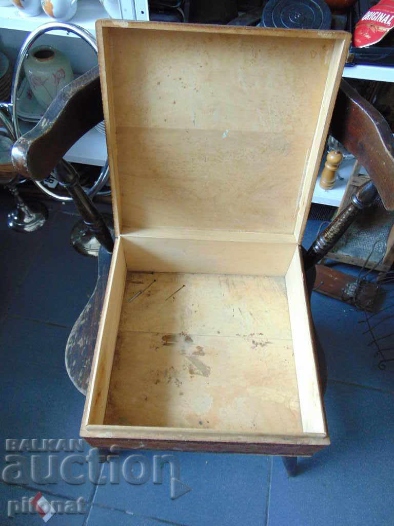 Large hand-painted pyrographed box with price 45.00 BGN | € 23.01 Large hand-painted pyrographed box with price 45.00 BGN | € 23.01