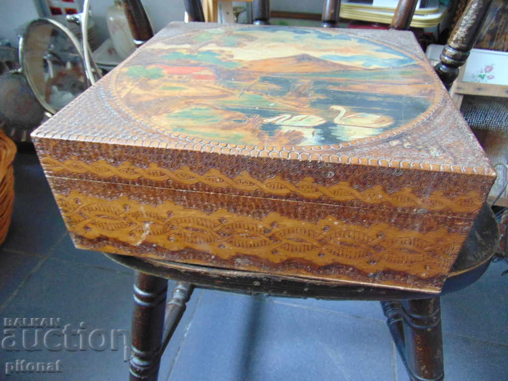 Large hand-painted pyrographed box - 6 Large hand-painted pyrographed box - 6