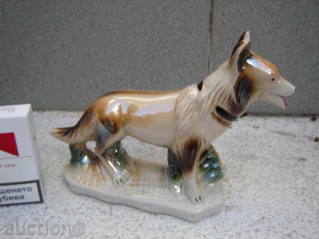 Licitație FIGURINĂ VECHE DIN PORȚELAN CÂINE CÂINE LUP (CIOBĂNESC GERMAN)