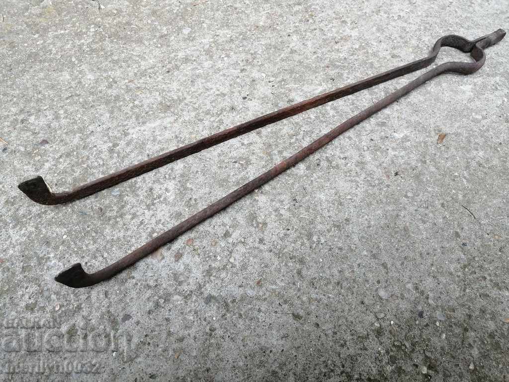 Δημοπρασία Παλιά λαβίδες, το πόκερ, σφυρήλατο σίδερο