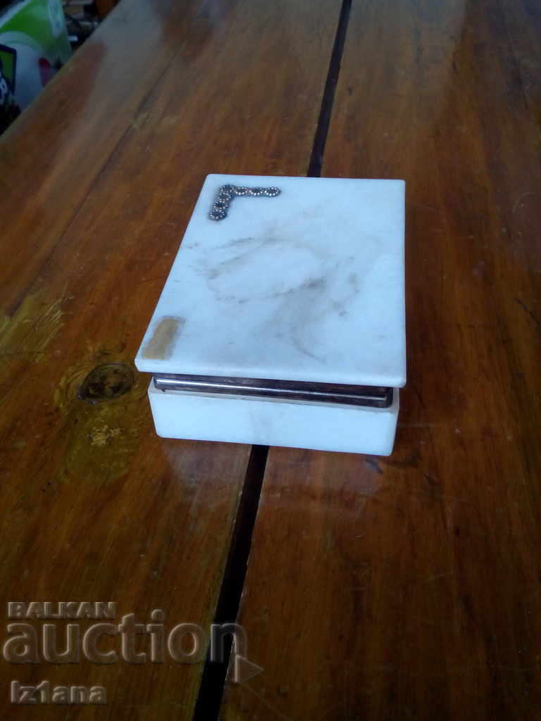 An old marble jewelry box with price 15.00 BGN | € 7.67 An old marble jewelry box with price 15.00 BGN | € 7.67
