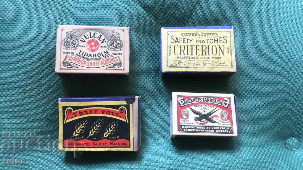 Set of four matches - classic boxes