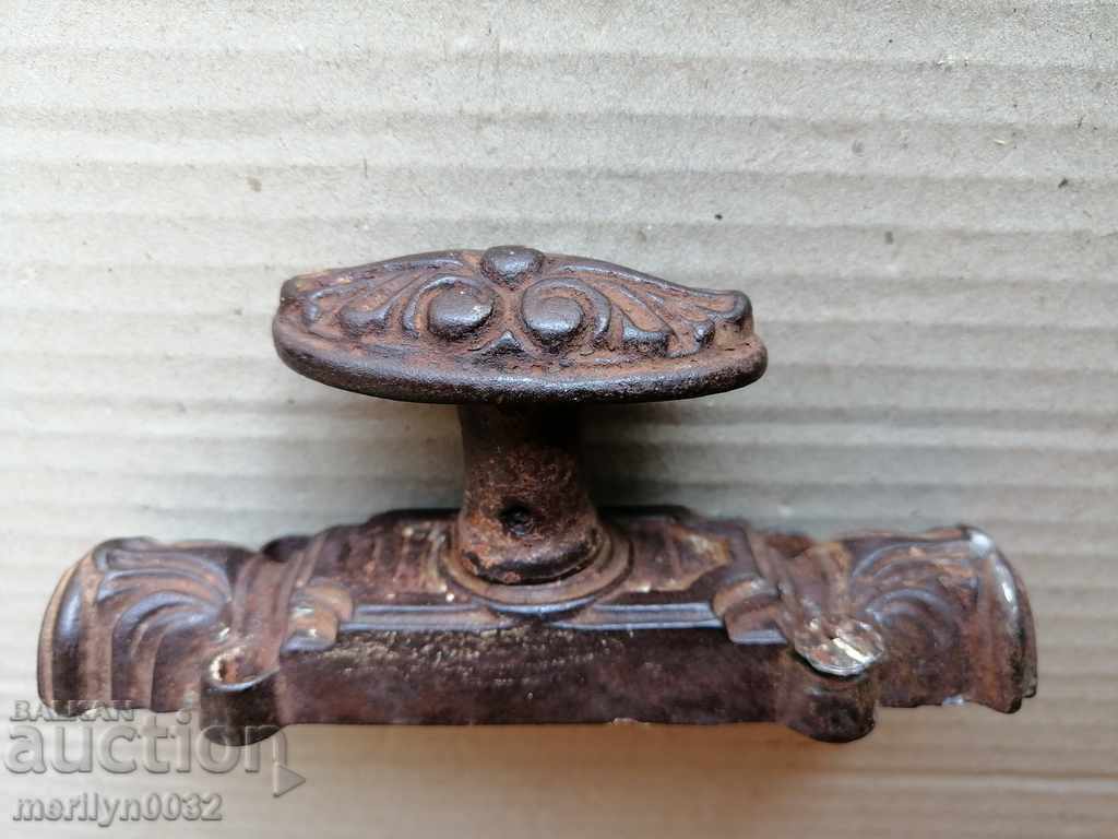 Λαβή ενός πολυτελούς παραθύρου από τις αρχές του ΧΧ αιώνα με τιμή 39.00 BGN | € 19.94