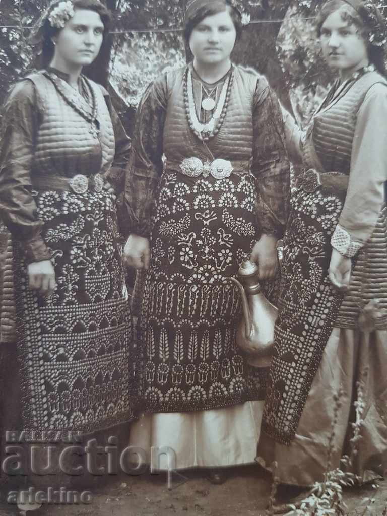 Auction Rare Bulgarian Revival photography of women in costumes with buckles Auction Rare Bulgarian Revival photography of women in costumes with buckles