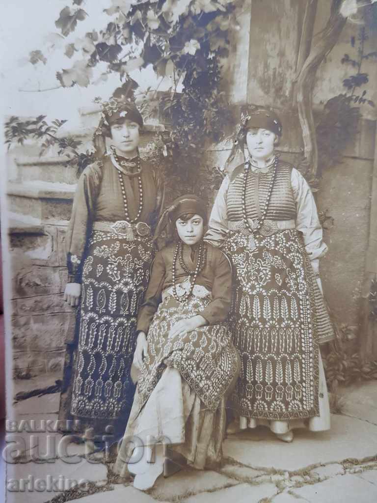 Auction Rare Bulgarian Revival photography of women in costumes with buckles Auction Rare Bulgarian Revival photography of women in costumes with buckles