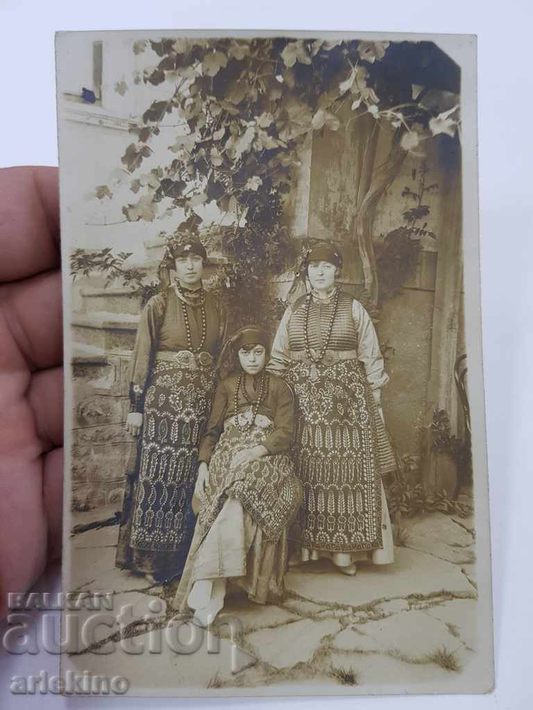 Rare Bulgarian Revival photography of women in costumes with buckles