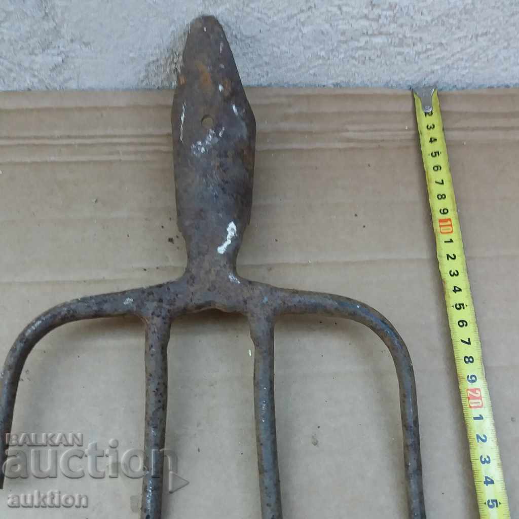 OLD MASSIVE VILLA, NABOTKA with price 1.99 BGN | € 1.02 OLD MASSIVE VILLA, NABOTKA with price 1.99 BGN | € 1.02