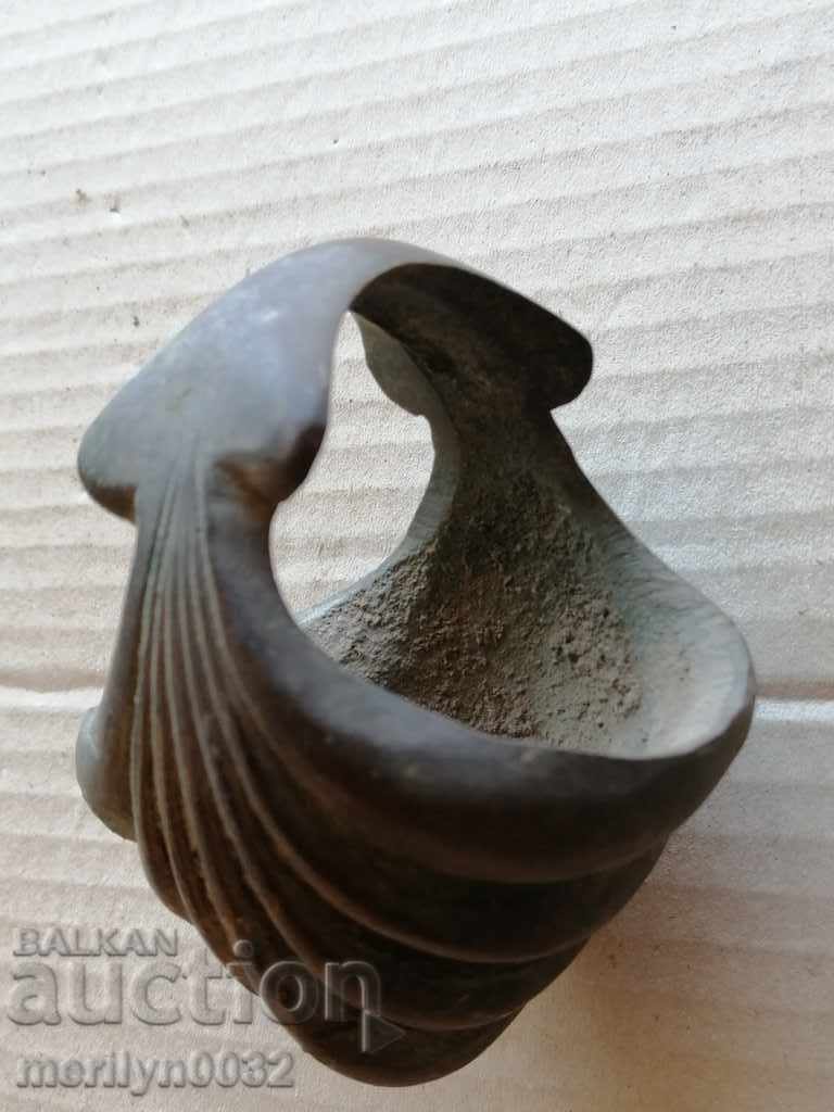 Μια χάλκινη λεπτομέρεια μιμείται μια μύδια που βρέθηκε σε ένα πολύ παλιό σπίτι - 5 Μια χάλκινη λεπτομέρεια μιμείται μια μύδια που βρέθηκε σε ένα πολύ παλιό σπίτι - 5