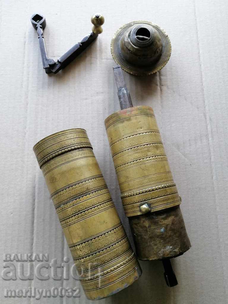 Delivery of Old Ottoman spice mill, mill