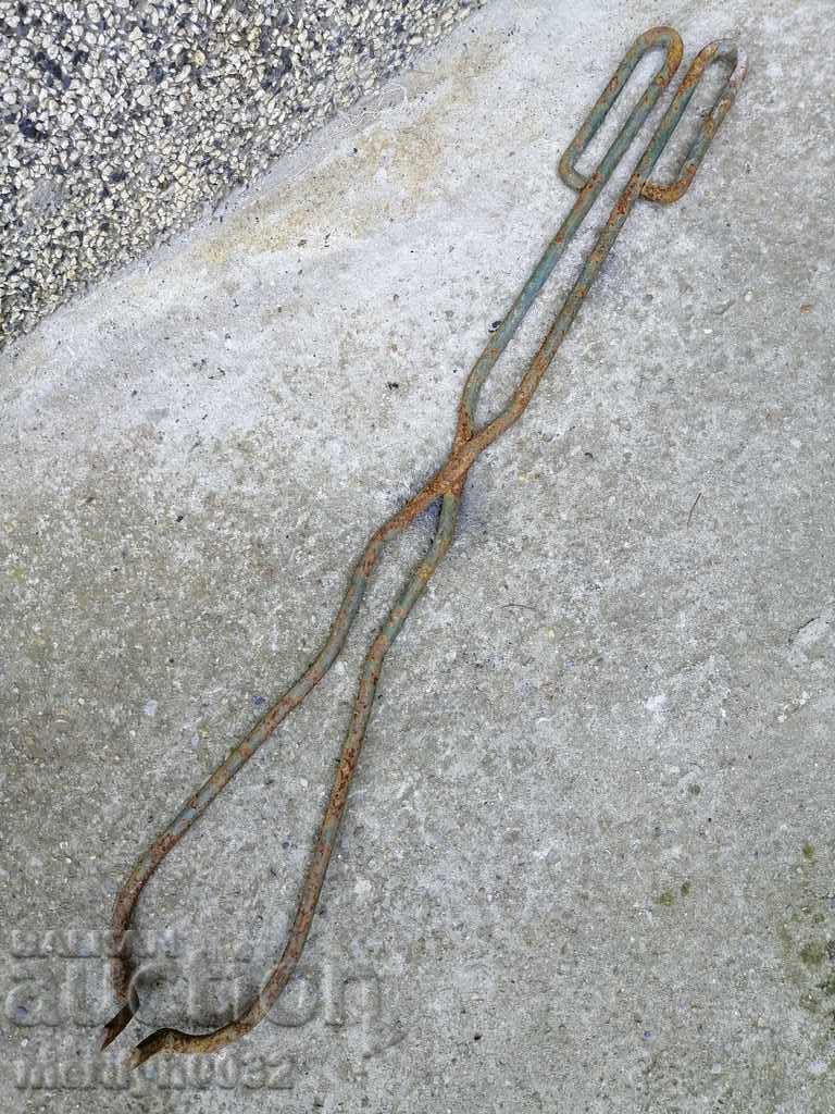 Auction Old forging pliers wrought iron tool clip Auction Old forging pliers wrought iron tool clip