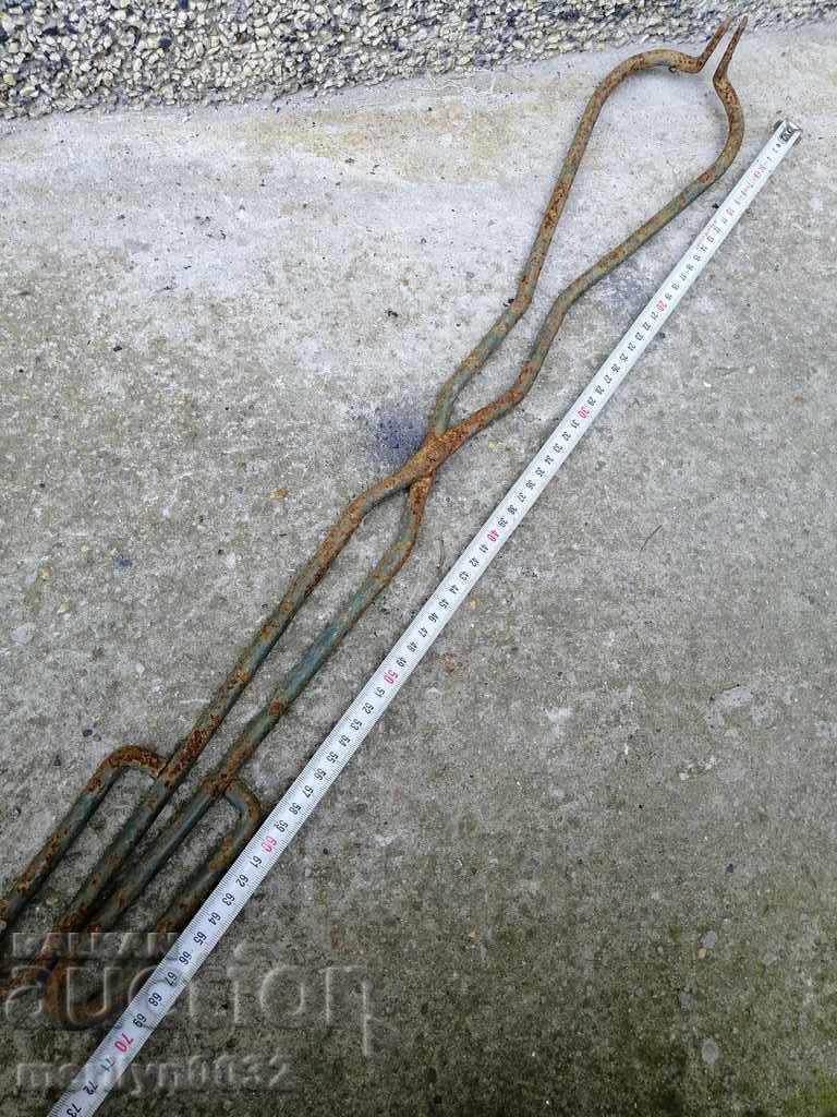 Delivery of Old forging pliers wrought iron tool clip Delivery of Old forging pliers wrought iron tool clip