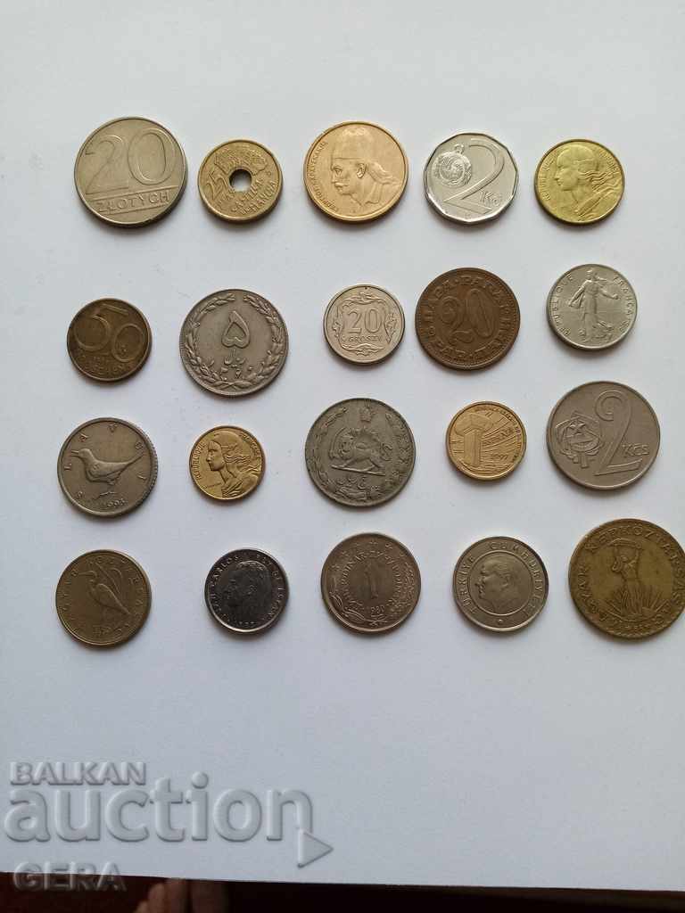 монети от цял свят