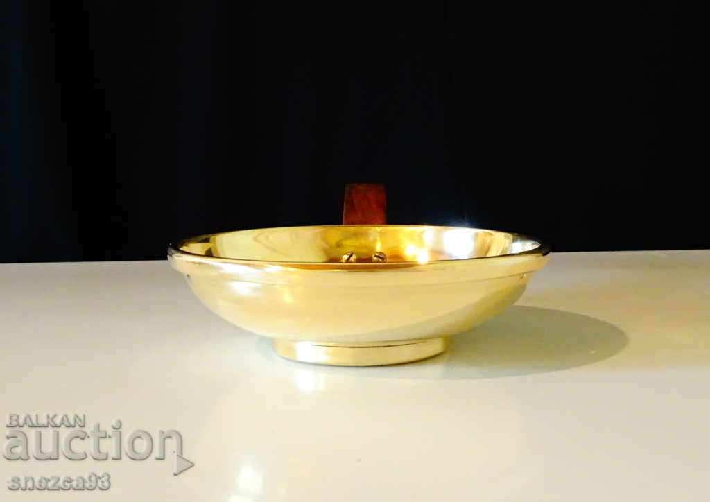 Bronze pan, nut bowl, candlestick with price 12.00 BGN | € 6.14 Bronze pan, nut bowl, candlestick with price 12.00 BGN | € 6.14